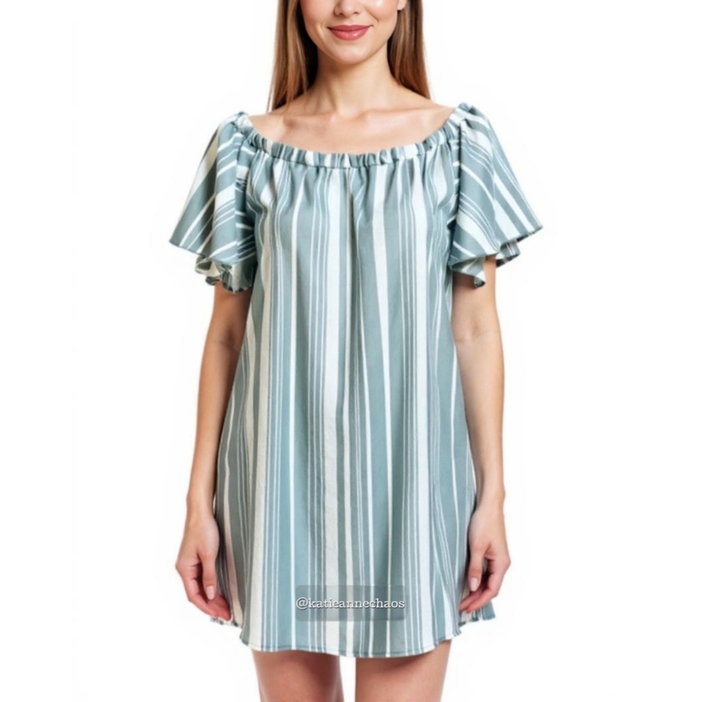 Peppermint | Off Shoulder Gray & White Flow Dress